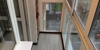 П-образное остекление пластикового многокамерного профиля